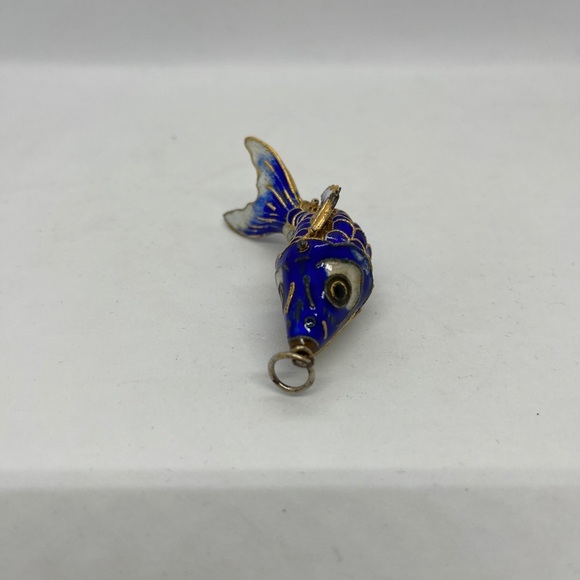 Vintage 2 3/4”Reticulated Fish Cobalt Blue/White Cloisonné Pendant - Picture 2 of 6